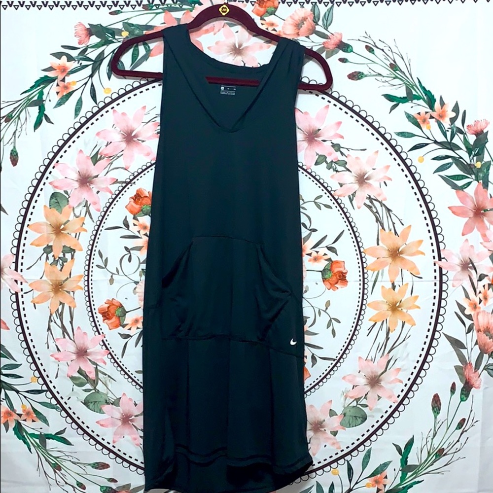 Women’s XL Nike LightWeight Athletic Dress